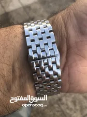  8 ساعه فيليب موريس  سويسري اصلي للبيع بسعر مغررررري.