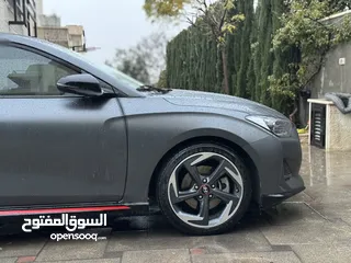  16 Hyundai veloster 2018 1.6 turbo  Sports car