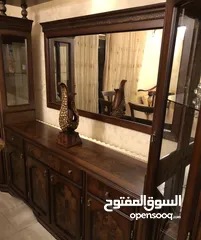  5 طاوله سفره 8 كراسي مع بوفيه ومرايه وفضيات عدد2