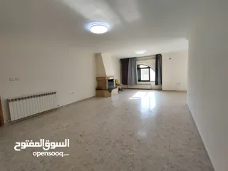  7 شقة غير مفروشة للإيجار – الطيرة  شارع روما