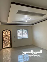  19 شقة طابق ثاني مع مصعد مطلة على شارع الكرامه