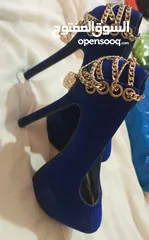  2 احذية كعب للبيع ، آخر كم قطعه