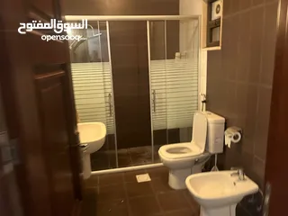  28 شقه طابق اول غير مفروشه للبيع في منطقة الكرسي
