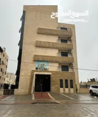  1 شقة غير مستخدمة عفش وادوات كهربائية جديدة وتدفئة مركزية راكبة مطبخ راكب وسعر مغري للسكن فوراً لجادين
