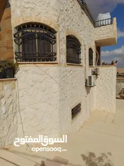  7 مزرعة مع بيت للبيع