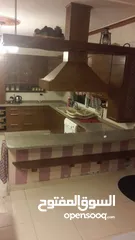  18 شقة فارغة مع حديقة كبيرة للايجار