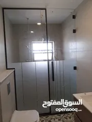  18 الفالوجي للزجاج وسكريت