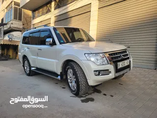  1 جيب باجيرو مميز جدا