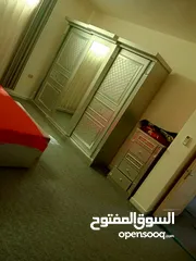  4 شقة مفروشة الحي الجنوبي قرب مدارس دار العلوم  3 غرف نوم  2 حمام  غرفة ضيوف  غرفة صالون  مطبخ . مكيف