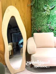  2 مرايا عصرية بتصميم منحوت وإطار فخم من المخمل