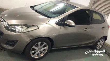  4 MAZDA 2 2014 GOLD