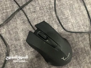 5 شاشتين وكيبورد وماوس
