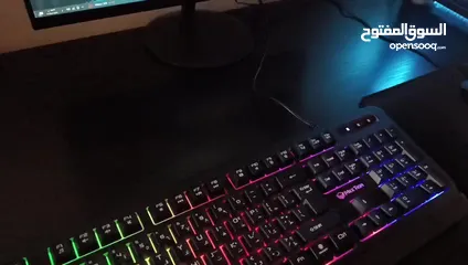 2 مع كيبورد و ماوس و ماوس باد Pc للبيع