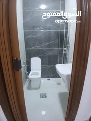  6 شقق مميزه سوبر ديلوكس عماره جديده خلف مطعم عرب قرب الجامعه للايجار مفروشه او غير مفروشه بعقد سنوي