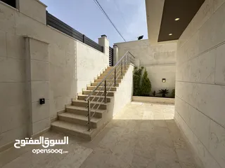  22 شقة طابق شبه ارضي مساحة 231م + حديقه 255م بتشطيبات مميزة - حي الصحابة - رجم عميش - رمضان للاسكان