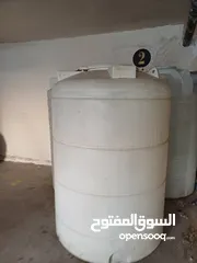  2 خزان ماء بحاجه الى تصليح من الوسط