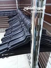 2 معدات محل البسه اوروبي للبيع بسعر جيد