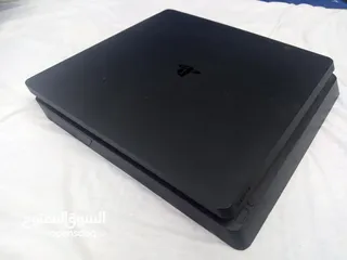  1 بلايستيشن 4 استعمال خفيف مع شريط جراند 5 بسعر كويس