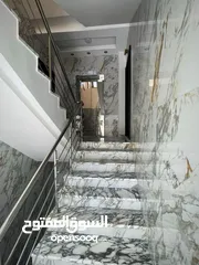  12 شقة طابق ثالث للبيع في الجبيهة 156م (شقتين في الطابق) على 3 شوارع من المالك