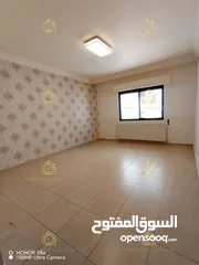  11 شقة ثالث مع روف منفصل في منطقة خلدا