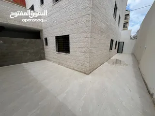  5 شبه ارضي 130م مع حديقة و ترس 90 متر في البنيات خلف البتراء