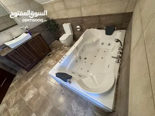 20 شقة مع روف 4 غرف فندقية مفروشة ملوكي للإيجار    السعر لليوم •اقل مدة اسبوع•