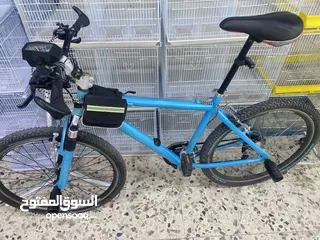  2 بسكليت وارد أمريكي صنع في الصين كوشوك شبه جديد دهان جديد يد غيار وحده مكسوره بس شغاله السعر 200قابل