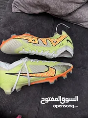  1 بوات كرة قدم بسعر ناررر