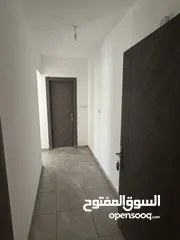  13 للكادر الطبي عيادات للبيع بالقرب من مستشفى الخالدي (شركة خلف واشتي )