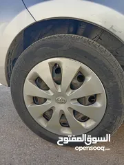  4 تويوتا بريوس سي 2014 للبيع بسعر مغري ومستعجل(غير قابل للبدل)