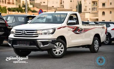  3 Toyota Hilux 2023  تويوتا هيلوكس كبينه واحده واطي 2023 جير عادي عداد زيرو كفاله الشركة