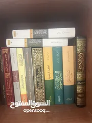  4 كتب شبه جديدة للبيع