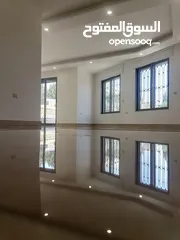 1 شقه ارضيه للبيع في خلدا مع ترس و مدخل خاص