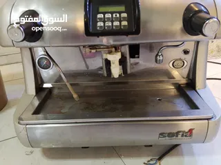  21 عدة وافل وكريب و ماكينة بوظة على الصاج وثلاجة ومطبخ لاتيه وفلتر ونثريات
