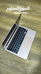  4 للبيع macbook airبحالة ممتازة كالجديد