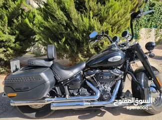  1 HARLEY Davidson Classic Heritage