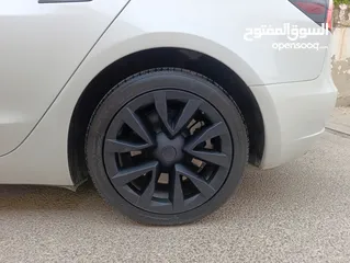  9 TESLA MODEL 3 ONLY 8000KM