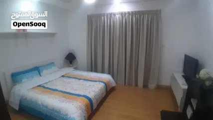  12 شقة كبيرةمفروشه في الجفيرمن غرفتين تملك حر للبيع