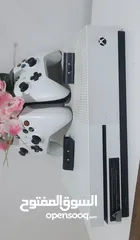  3 XBOX  ONE S 1Tمع حساب مليان العاب