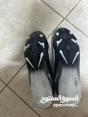  2 حذاء رياضي كرة قدم بحالة جديدة