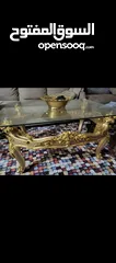  5 كنابايه ثلاثيه مع طاوله ملبس ورق ذهب استعمال بسيط للبيع ولي ناوي ما بنقصر