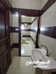  14 شقة مميزة للبيع