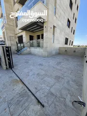  1 شقة ارضية لقطةفي طريق المطار  منطقة الحويطي خلف المدارس العالمية