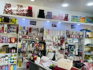  4 محل اكسسوارات وملابس