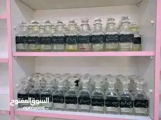  3 ستاندات اكسسوار حديد وخشب مستعمل بحالة الجديد الوكالة