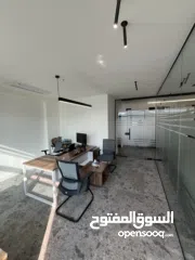  1 مكتب فخم جدًا للإيجار – تنازل عن عقد إيجار (فرصة مميزة) جاهز للتسليم الفوري