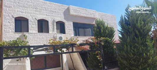  1 عقار سكني مميز للبيع في عمان الغربية الچاردنز قريب من كل الخدمات مع إطلالة بوجهتين