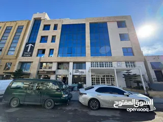 5 طابق تجاري للايجار في ضاحيه الامير راشد قرب نادي السيارات الملكي