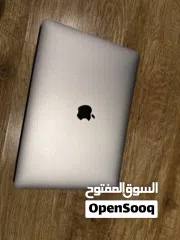  1 Macbook pro(M1)