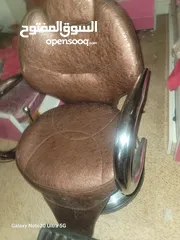  1 كرسي حلاقه للبيع بحاله ممتازه جدا استعمال قليل جدا